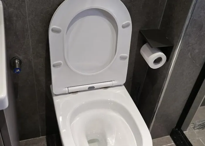 Hermanos 702 公寓 Shëngjin